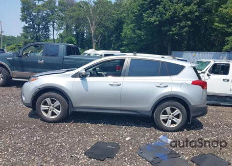 2013 Toyota Rav4 Xle z USA, uszkodzony, nr VIN JTMRFREV8D5005714